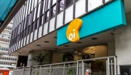 Falência da Oi: 800 trabalhadores paralisam atividades em SC por falta de pagamento de salário