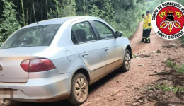 Homem é executado a tiros e encontrado morto em estrada do interior