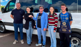 Município recebe nova van para reforçar transporte de pacientes da Saúde
