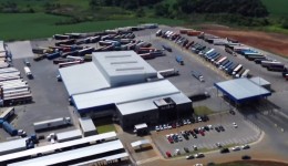 Aduana de Dionísio Cerqueira bate recorde mensal com quase 3 mil caminhões em setembro