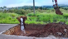 O SEMAE orienta a população a manter o racionamento de água pelo segundo dia consecutivo após o rompimento de uma adutora