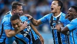 Grêmio vence o Vasco e se afasta da briga contra o Z-4 no Brasileirão