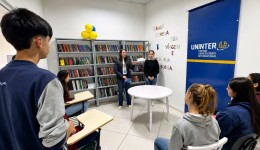 Uninter promove Feira das Profissões para orientar alunos sobre o futuro profissional