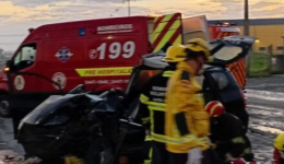 Colisão frontal entre dois carros deixa seis feridos na BR-280 em SC