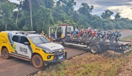 PM encerra manobras perigosas, apreende nove motos e autua motociclistas