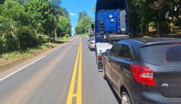 Engavetamento com quatro veículos causa lentidão em rodovia do Oeste de SC