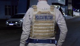 Homem é preso por tráfico de drogas durante abordagem policial na madrugada