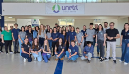 Estudantes da Escola Estadual Jacob Maran visitam a Unetri Faculdades 