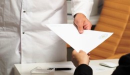 Médico é condenado a 17 anos por corrupção em esquema de fura-fila do SUS