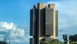 Copom sobe taxa Selic para 14,75% ao ano, maior patamar em quase 20 anos