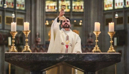Padre Fábio de Melo é denunciado ao Vaticano após polêmica em cafeteria de Joinville