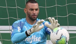Grêmio avança para contratar goleiro Weverton