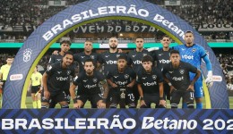 Botafogo empata sem gols com o Vitória em jogo atrasado do Brasileirão