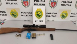Homem é preso com rifle, muita munição e ave silvestre