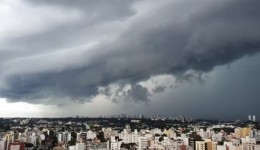 Paraná entra em alerta de tempestade com risco de granizo e ventos de até 100 km/h
