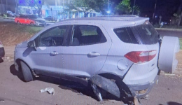 Acidente na Avenida Internacional deixa passageiro com ferimentos leves