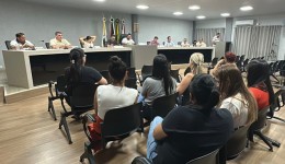 Votação de projeto de reajuste salarial aos servidores públicos e professores é adiada para a próxima sessão