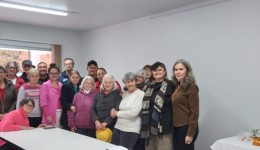 CRAS realiza palestra sobre terapias integrativas com uso de pedras e cristais