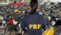 PRF realiza leilão com mais de 1,3 mil veículos