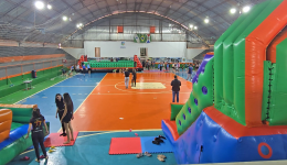 Futebol de sabão, brinquedos e muitos sorrisos marcam festa das crianças que participam das oficinas do CRAS