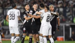Vasco e Botafogo empatam em São Januário no jogo de ida das quartas de final