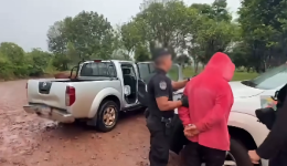 Homem é preso na Argentina com caminhonete furtada em São Miguel do Oeste