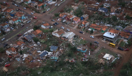 Governo do PR propõe auxilio de R$ 50 mil por família após tornado em Rio Bonito do Iguaçu