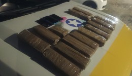 Casal é preso com mais de 8 kg de maconha em abordagem na SC-417