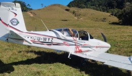Avião faz pouso de emergência após pane no motor