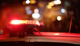 Homem é morto a tiros em frente a bar durante a madrugada em SC