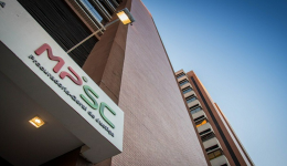 Mulher é denunciada pelo MPSC após companheiro morrer ao cair de carro em movimento