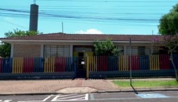 Falha em escola faz avô levar aluna errada para casa