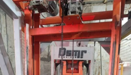 Trabalhador fica gravemente ferido após ser prensado por máquina em fábrica em SC