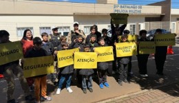 Polícia Militar realiza blitz educativa com alunos do projeto Formando Cidadão