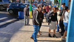 Argentinos seguem cruzando a fronteira para fazer compras em Barracão e Dionísio Cerqueira