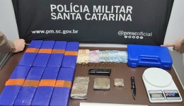 PM prende dupla com mais de 5,5 quilos de maconha e munições