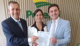 Prefeita e vice buscam novos recursos em Brasília