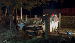 Condutor fica ferido em acidente na PR-566