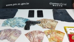 Quatro pessoas são presas após roubo a supermercado