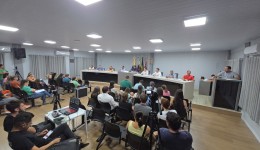 Câmara de Dionísio Cerqueira aprova projetos importantes e rejeita reposição salarial do Legislativo