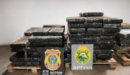 Mais de 1,1 tonelada de maconha é apreendida em ação conjunta do BPFRON e Polícia Federal