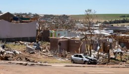 Paraná abre conta oficial para doações e anuncia construção emergencial de 320 casas