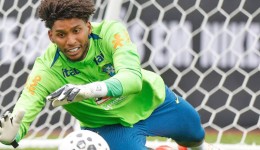 Hugo Souza é convocado para a Seleção e substitui Alisson Becker em amistosos