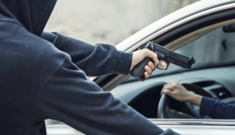 Autores que amarraram mãe e filho e furtaram dinheiro de conta bancária são condenados a mais de 77 anos de prisão