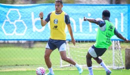 Grêmio intensifica preparação para enfrentar o Coritiba pelo Brasileirão