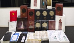 Homem é preso com iPhones, medicamentos proibidos e mercadorias contrabandeadas