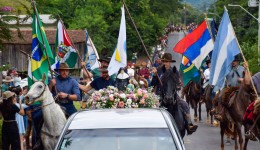 Fé e tradição marcaram cavalgada que reuniu mais de 200 cavaleiros na Tri-Fronteira