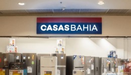 Casas Bahia terá de continuar pagando salários a funcionários demitidos após decisão da Justiça em meio à crise