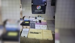 Polícia Militar apreende vinhos e roupas de cama em ocorrência de descaminho na BR-163