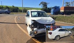 Colisão entre Fiat Mobi e Chevrolet Cobalt foi registrada no acesso à nova Aduana de Cargas, na BR-163